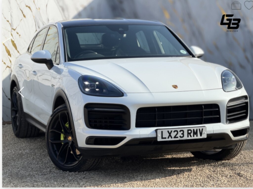 Porsche Cayenne E-Hybrid Coupe in Carrara White